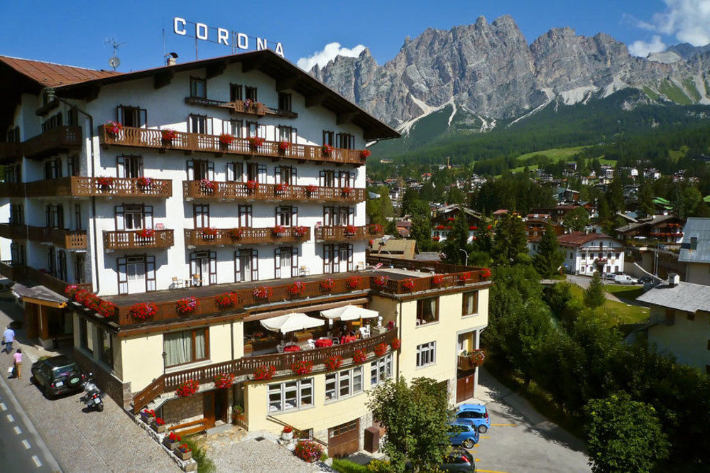 Hotel Corona Cortina dʼAmpezzo Exterior foto